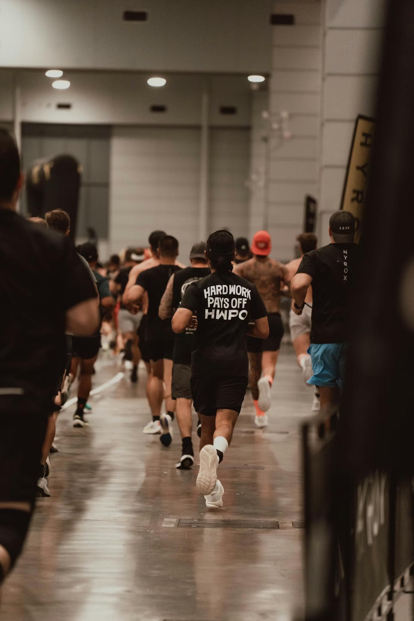 การแข่งขัน HYROX ที่รวมการวิ่งและ functional workout